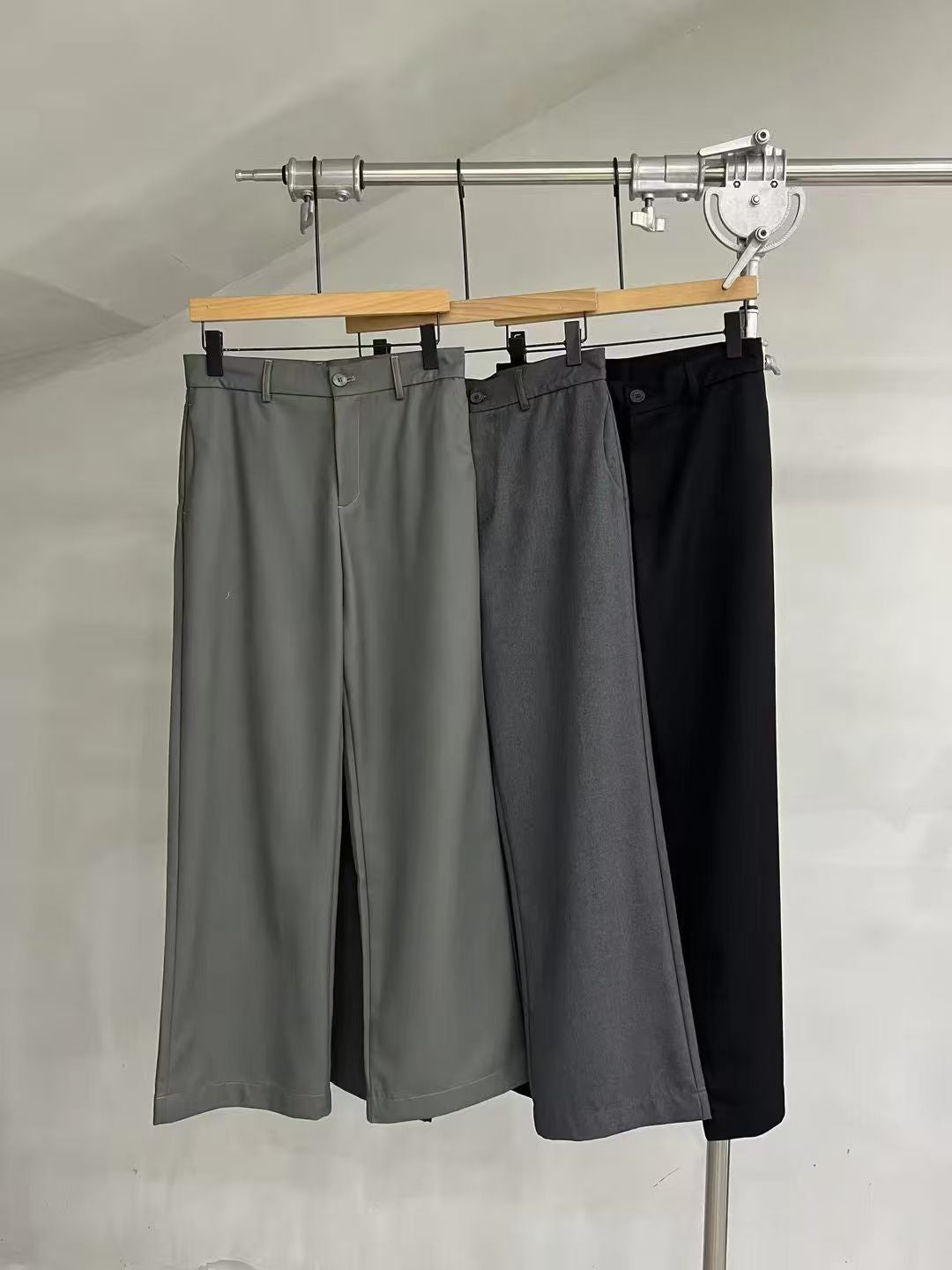 Relaxed Tailored Wide-Leg Trousers