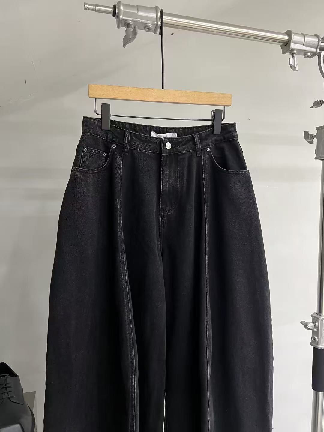 Dark-Wash Seam-Front Wide-Leg Jeans