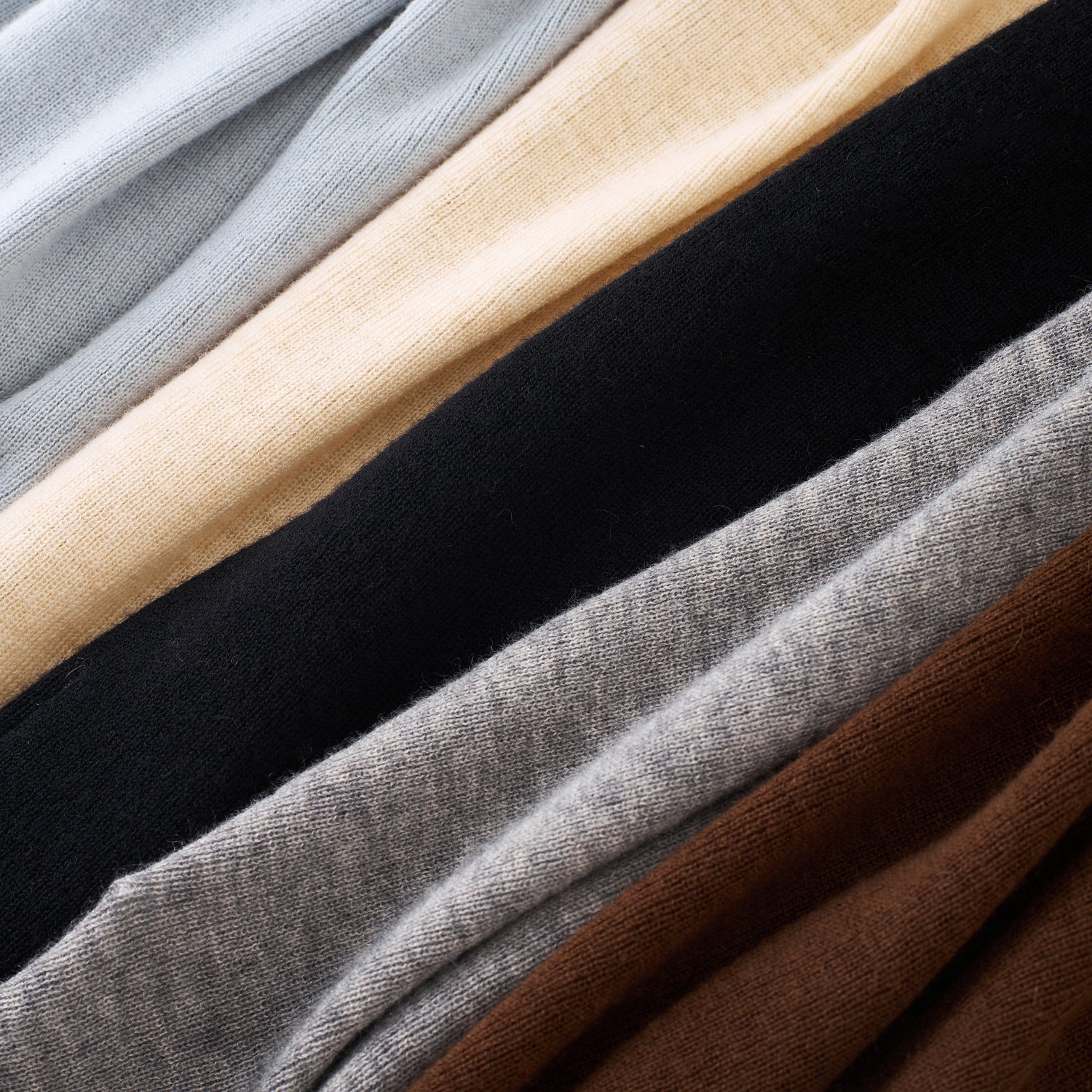 Fine-Gauge Cashmere-Silk Blend Scoopneck Knit Top