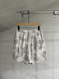 Soft-Texture Relaxed Linen-Blend Pleated Shorts