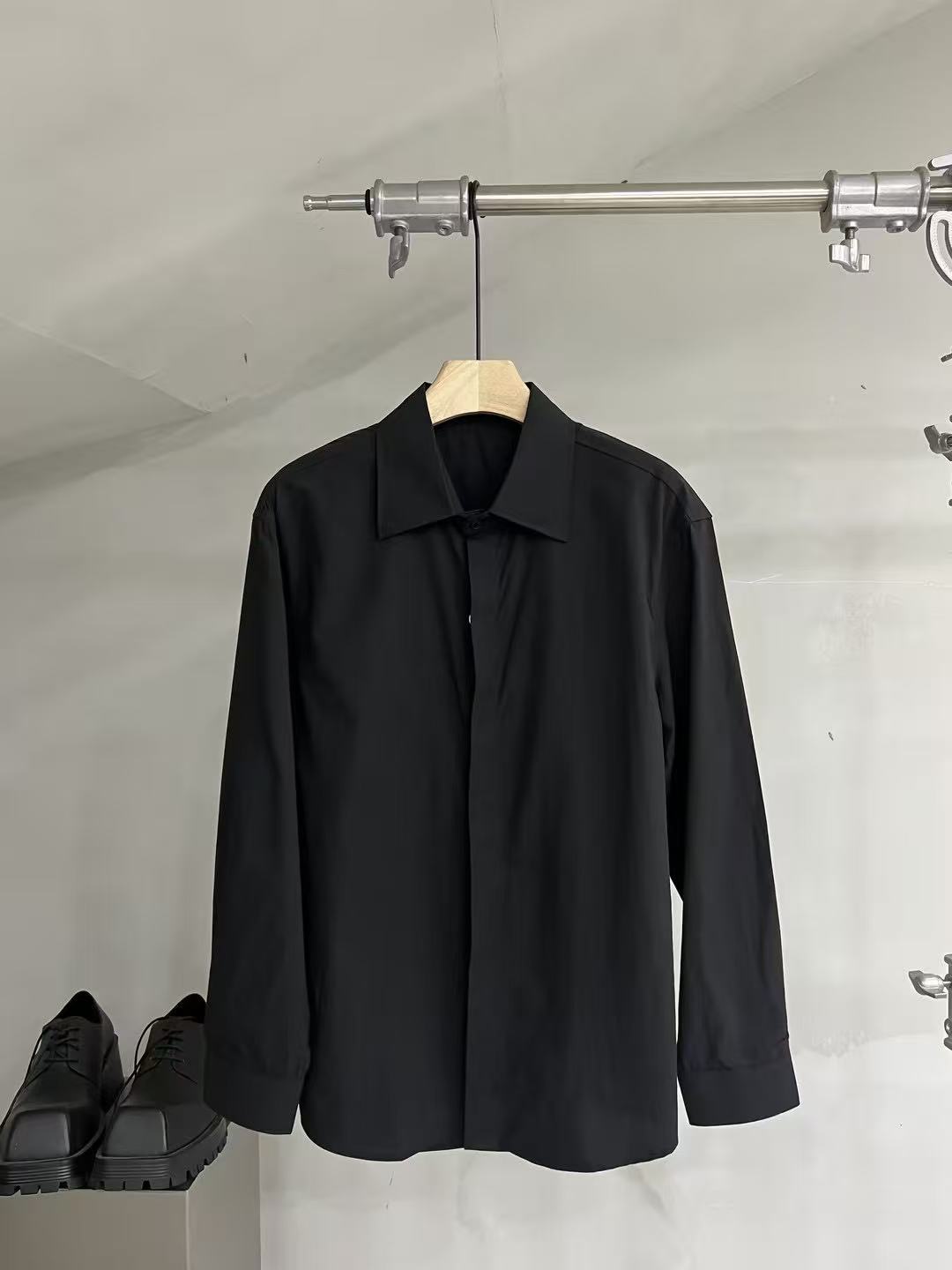 Relaxed Hidden-Placket Long-Sleeve Shirt