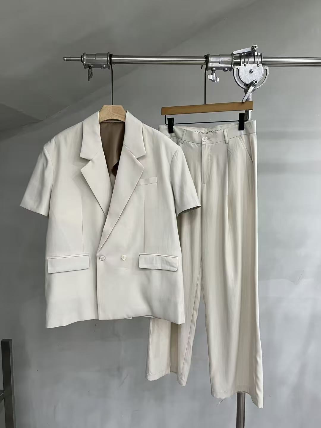 Short-Sleeve Relaxed Tailored Blazer