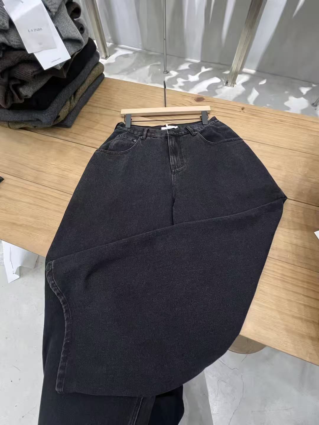 Dark-Wash Relaxed Wide-Leg Jeans