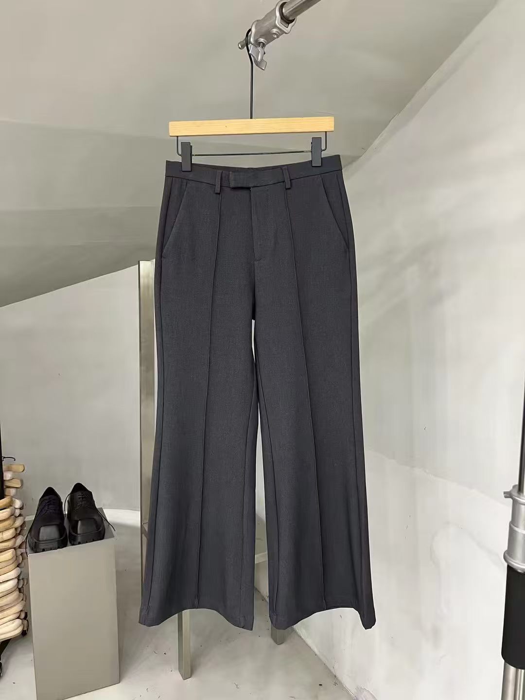 Relaxed Pleated Wide-Leg Trousers