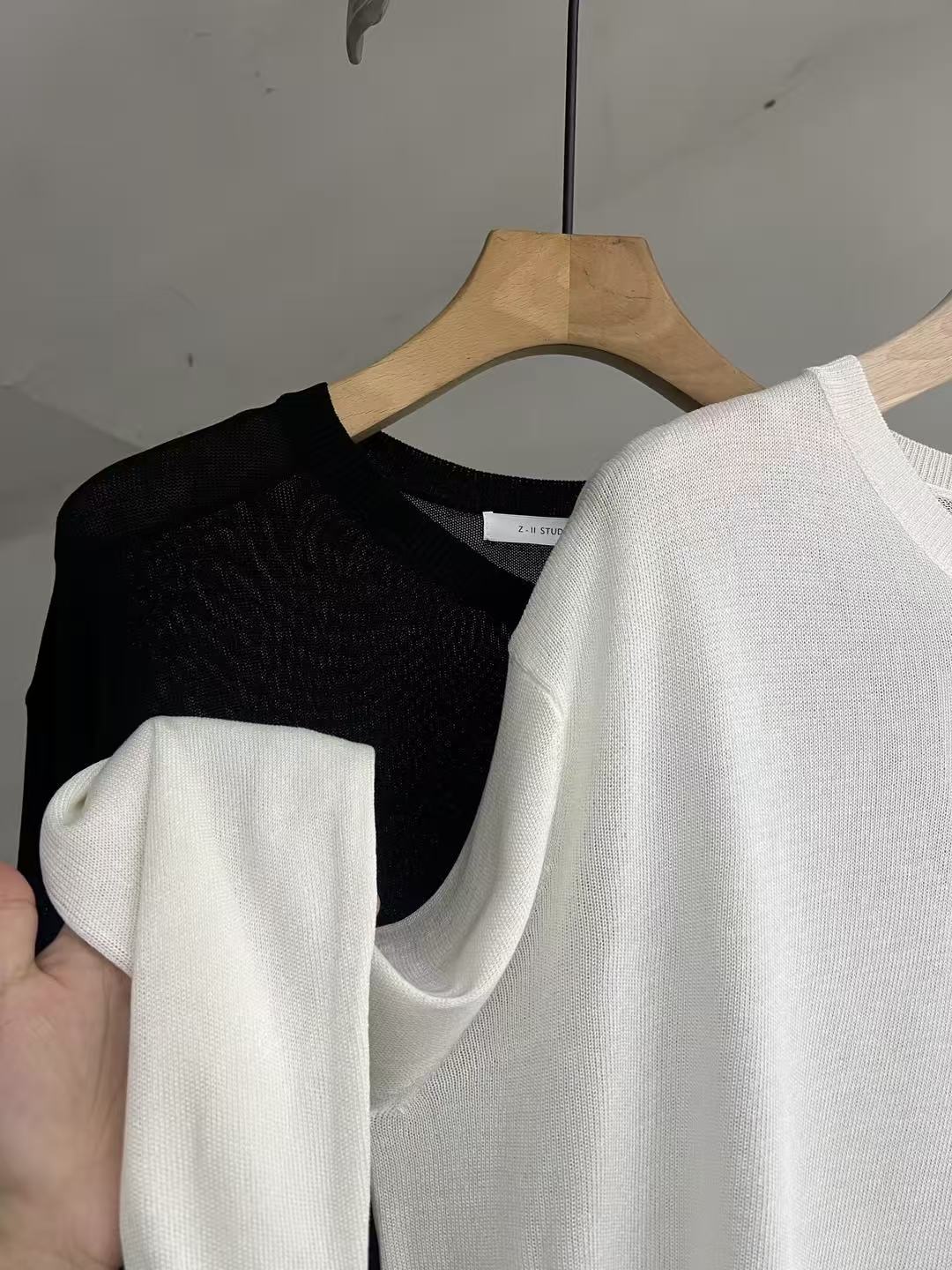 Lightweight V-Neck Fine Knit Sweater