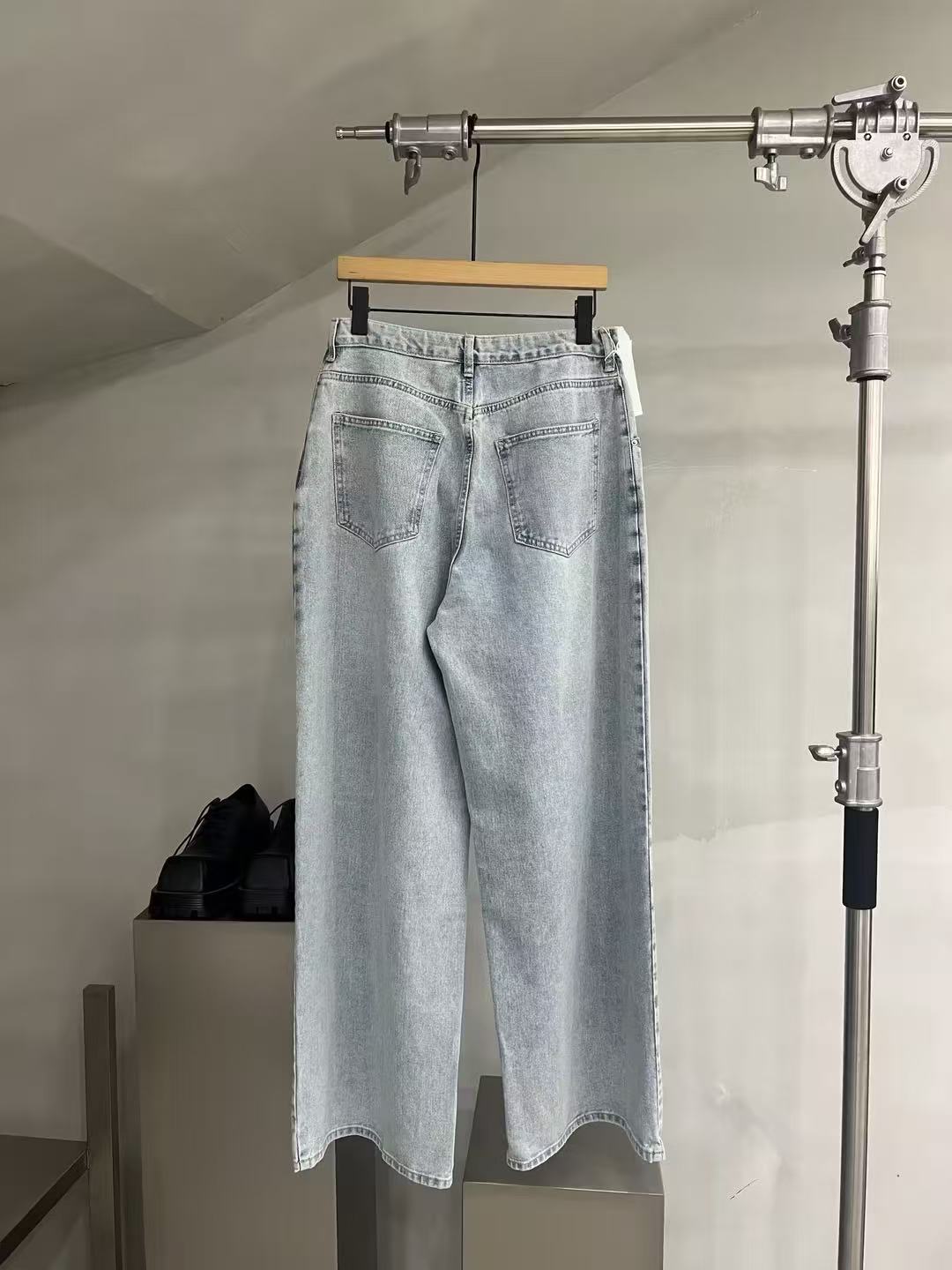 Light-Wash Relaxed Wide-Leg Jeans