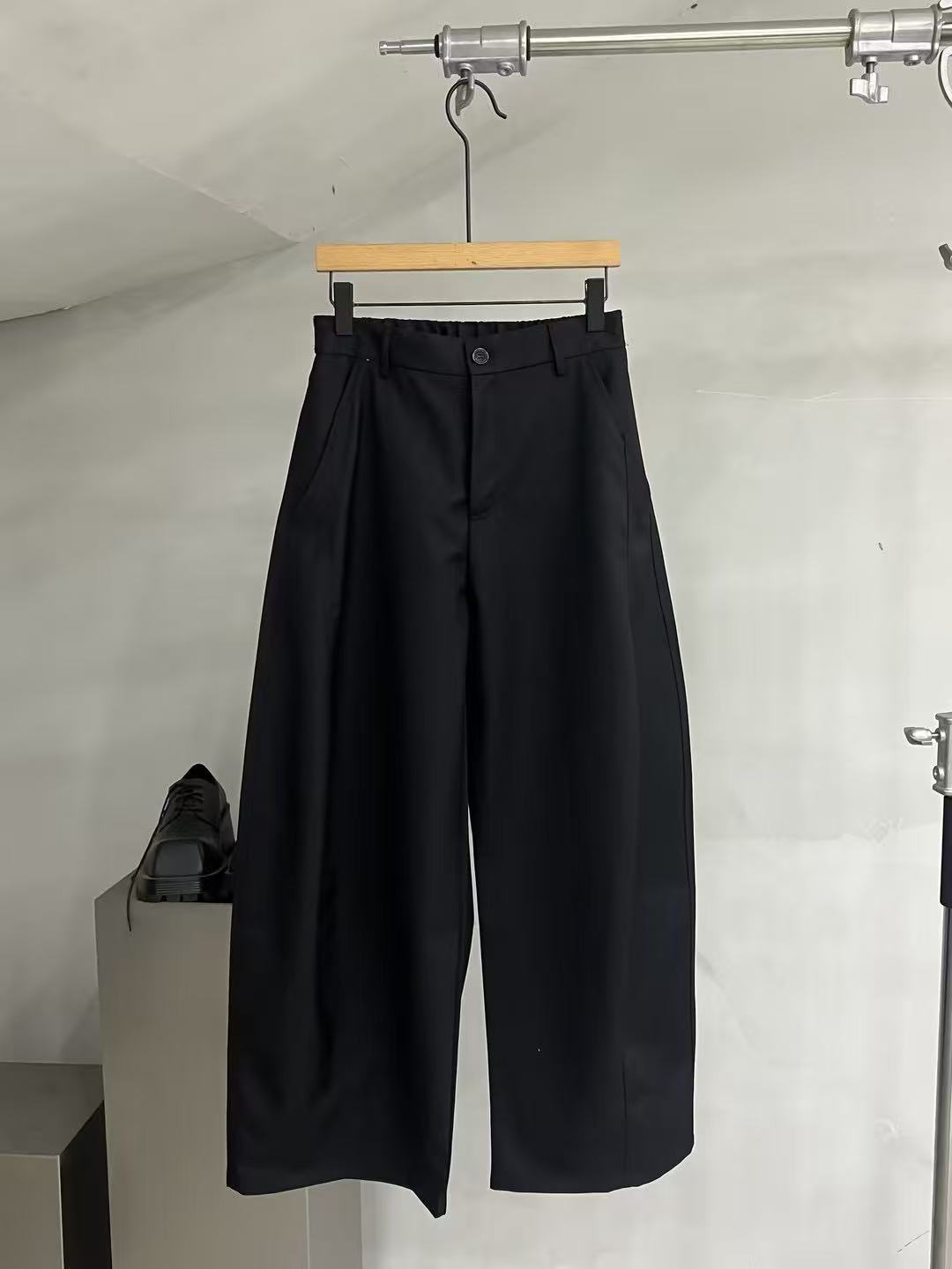 Clean Wide-Leg Tailored Trousers