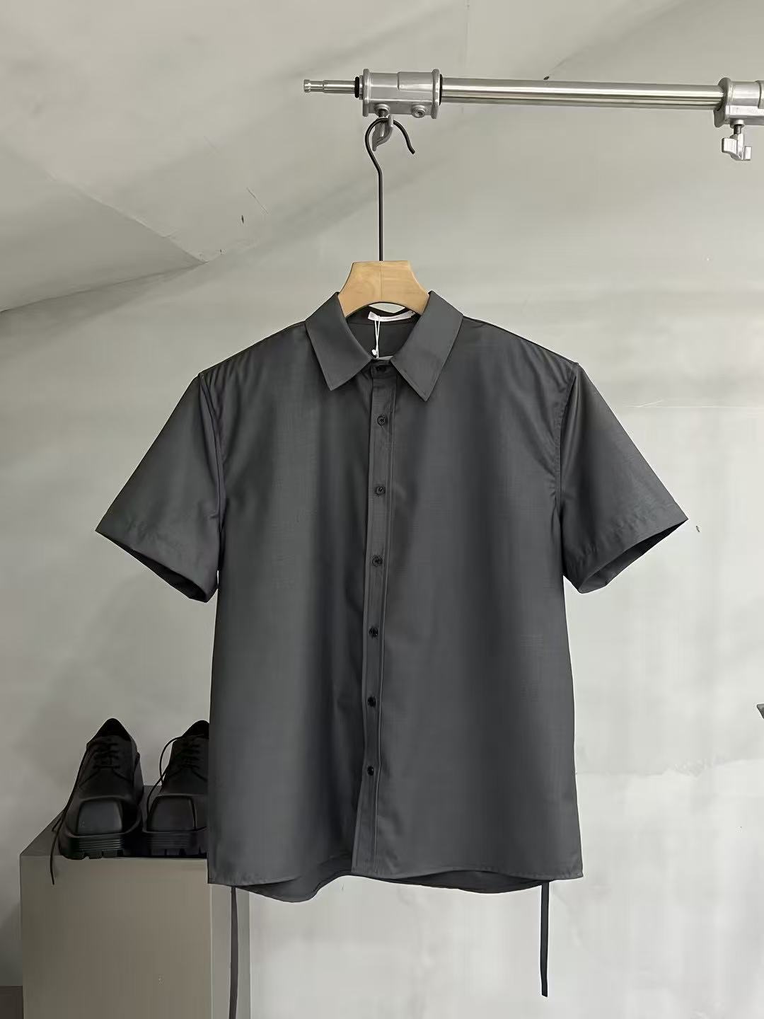 Relaxed Short-Sleeve Button-Up Shirt