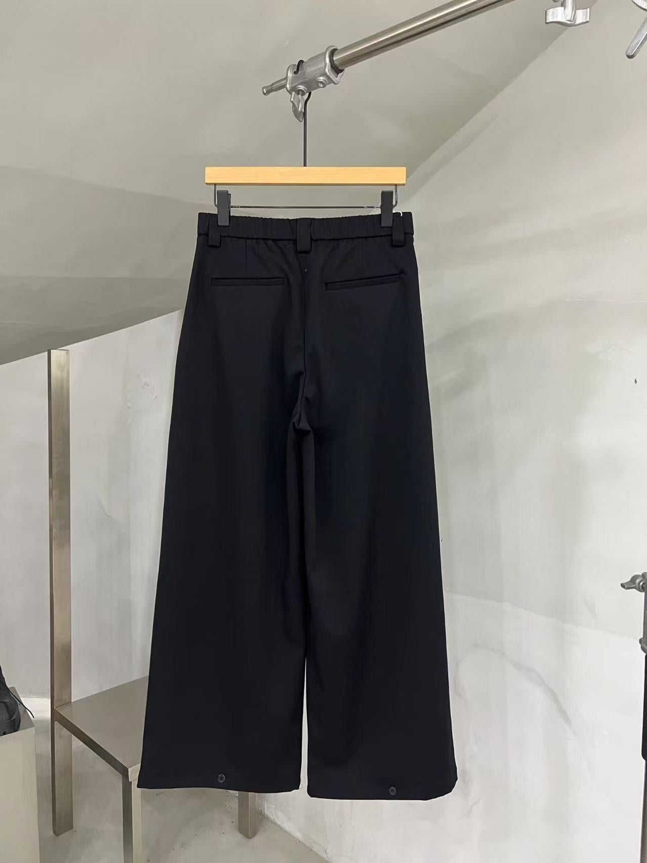 Pleated Relaxed Cropped Wide-Leg Trousers