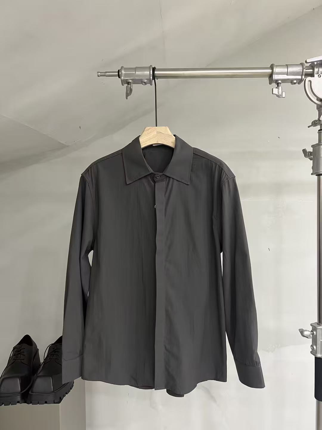 Relaxed Hidden-Placket Long-Sleeve Shirt