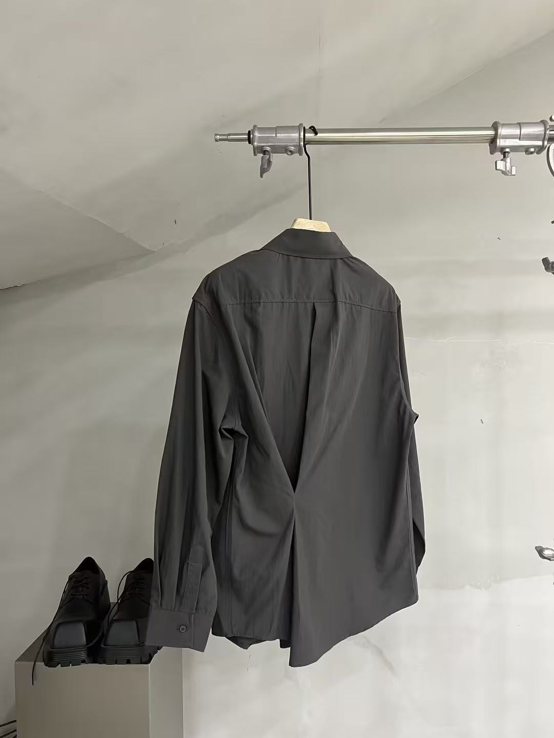 Relaxed Hidden-Placket Long-Sleeve Shirt