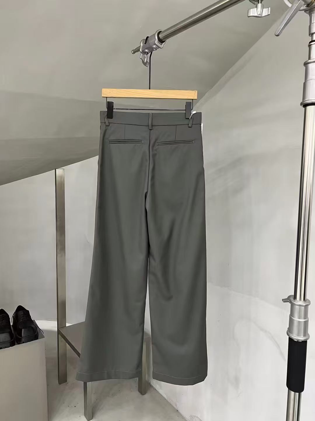 Relaxed Tailored Wide-Leg Trousers