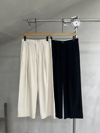 Relaxed Tailored Wide-Leg Trousers