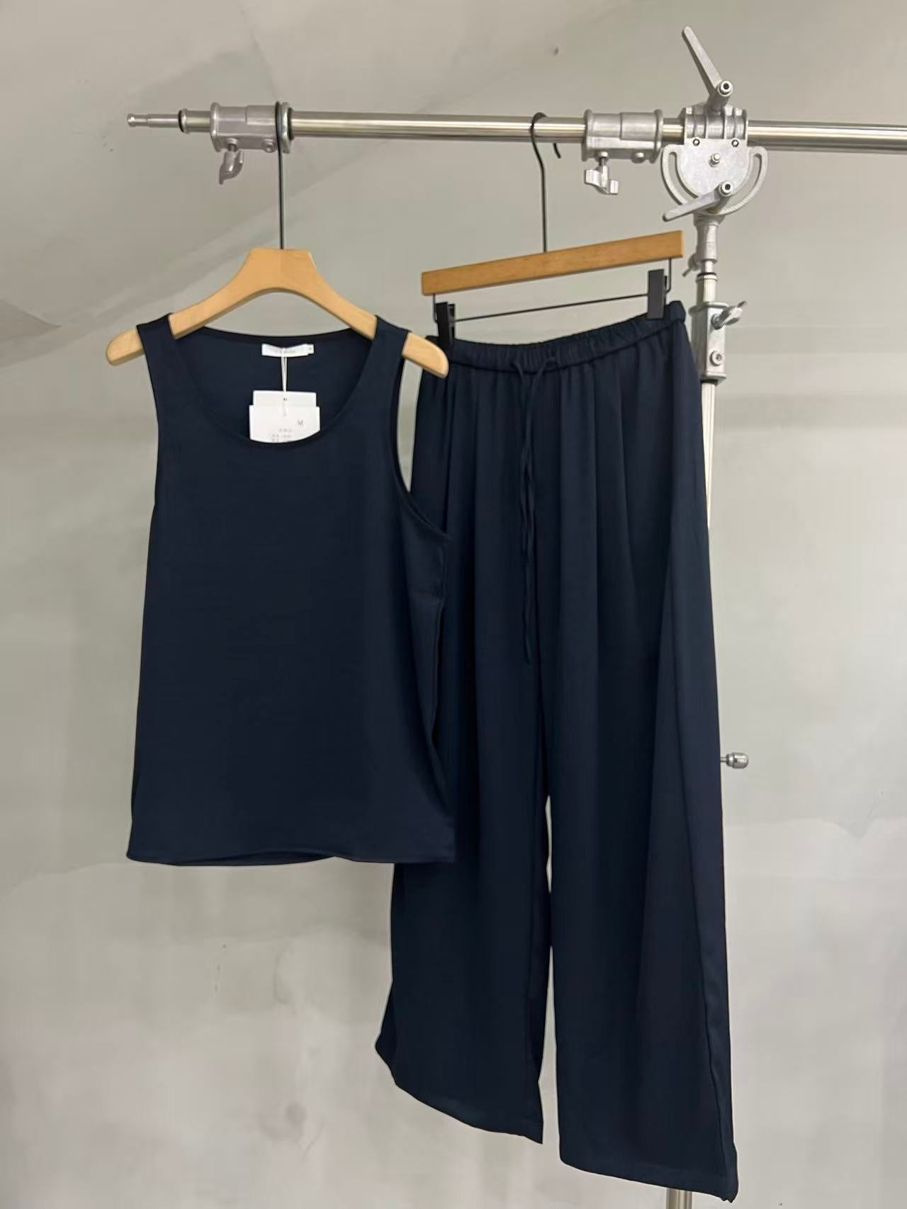 Relaxed Drawstring Wide-Leg Lounge Trousers