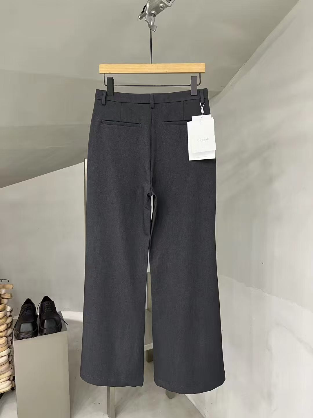 Relaxed Pleated Wide-Leg Trousers